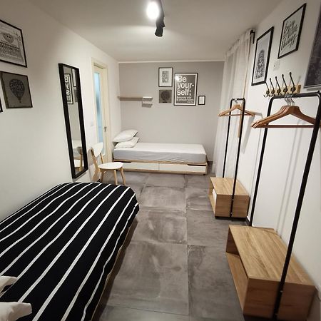 The Black Dog House Valenzano Exterior foto