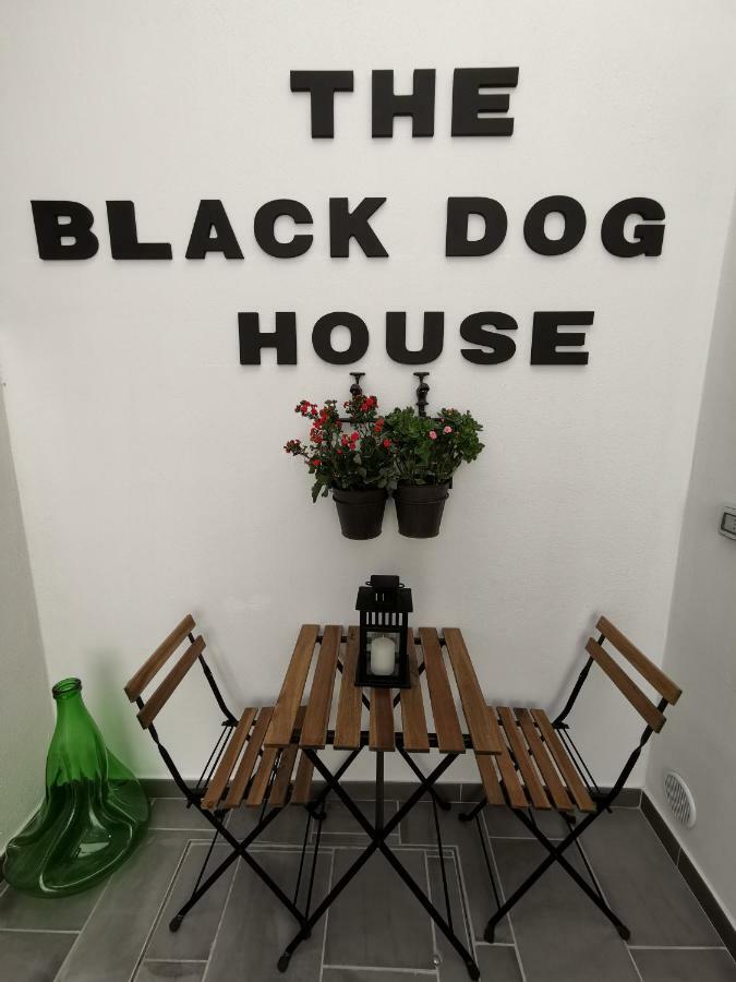 The Black Dog House Valenzano Exterior foto